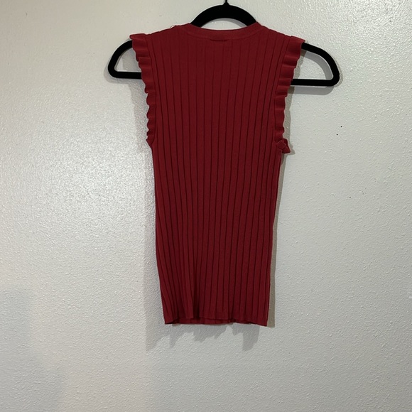 Ann Taylor sleeveless dark rose top. Size Medium. - Picture 4 of 7